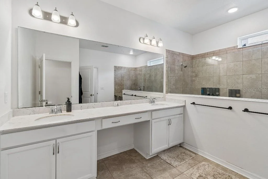 Photo of 1101 LONE PALM WAY