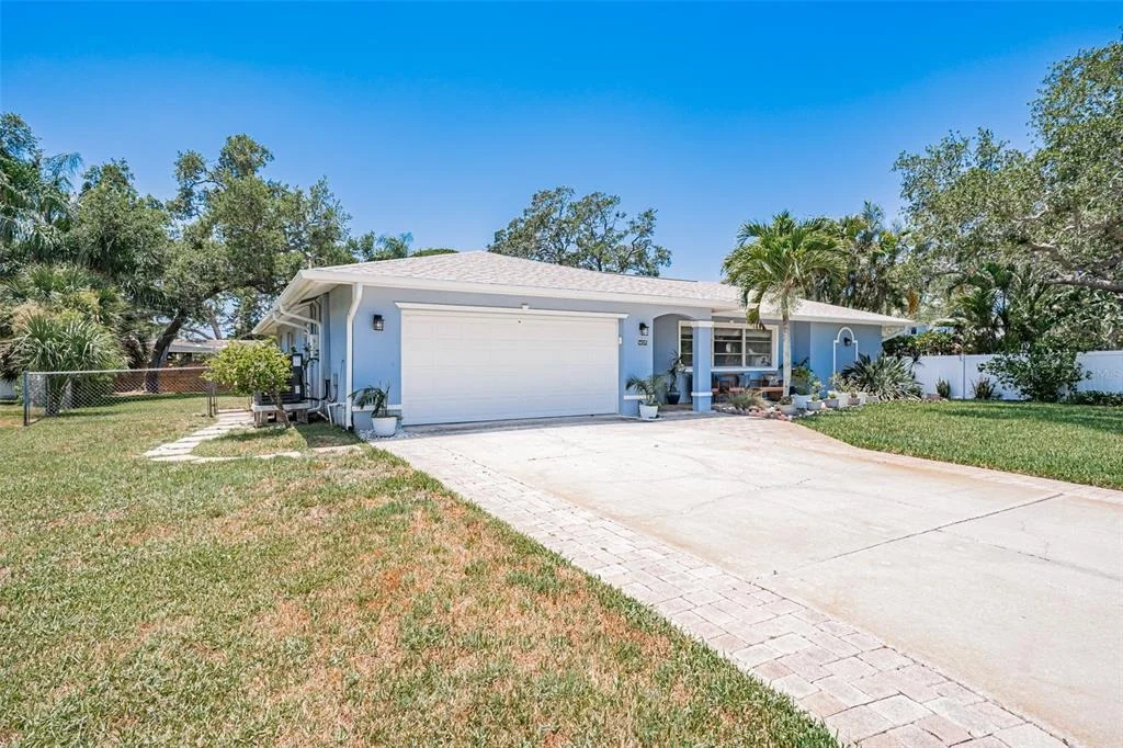 Photo of 14570 TANGLEWOOD DRIVE