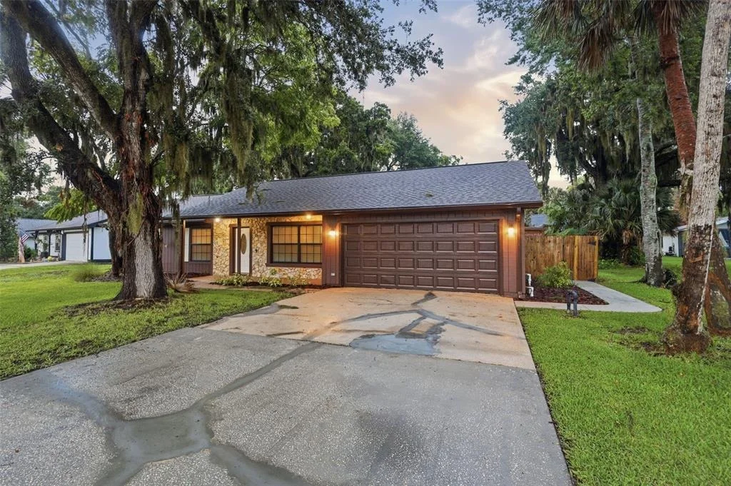Photo of 483 SPRUCEVIEW DRIVE