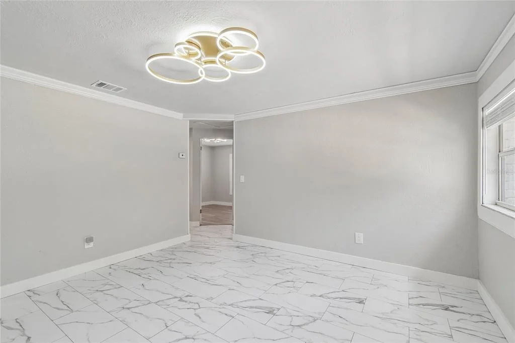 Photo of 1614 E MAPLE AVENUE