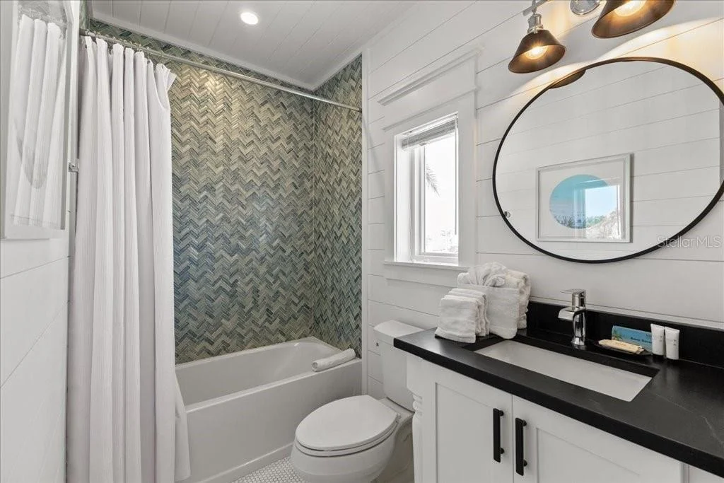 Photo of 239 S HARBOR DRIVE