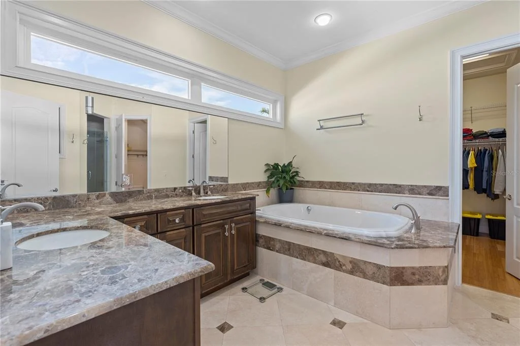 Photo of 3952 VERSAILLES DRIVE