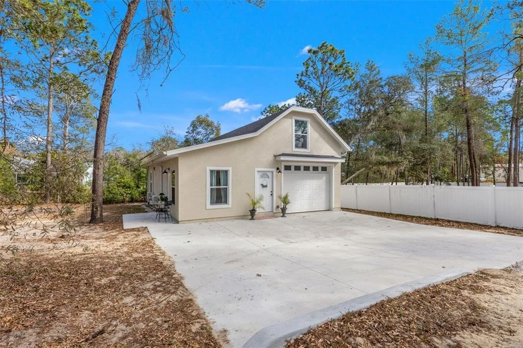 Photo of 14071 LINDEN DRIVE