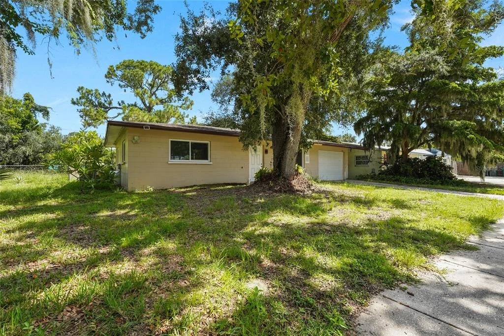 Photo of 4923 BROOKMEADE DRIVE