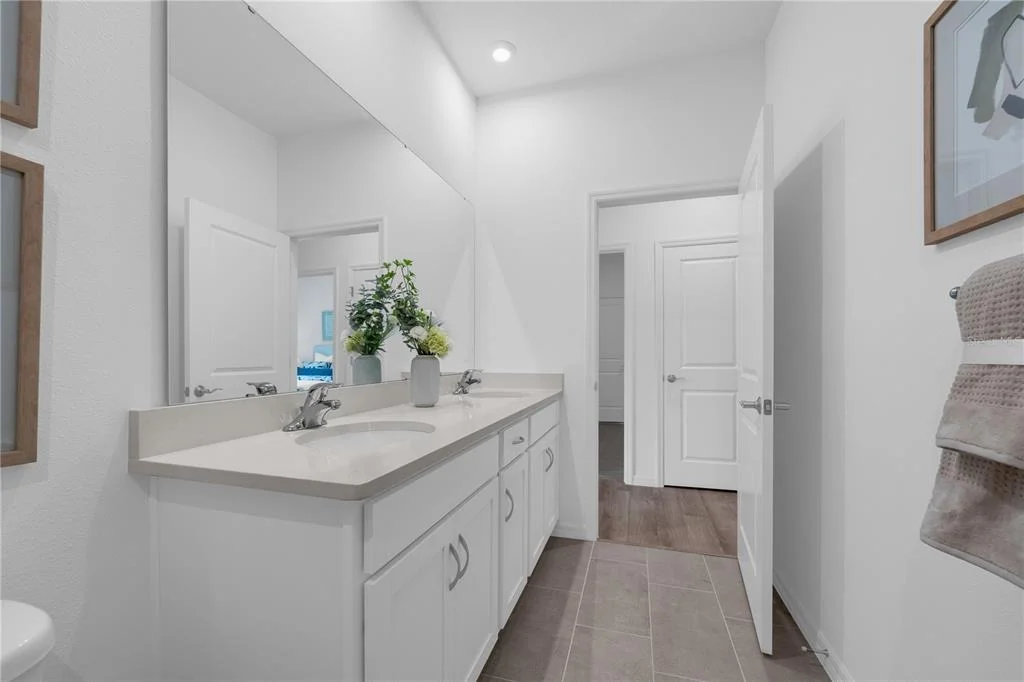 Photo of 823 PEBBLE CREST LANE