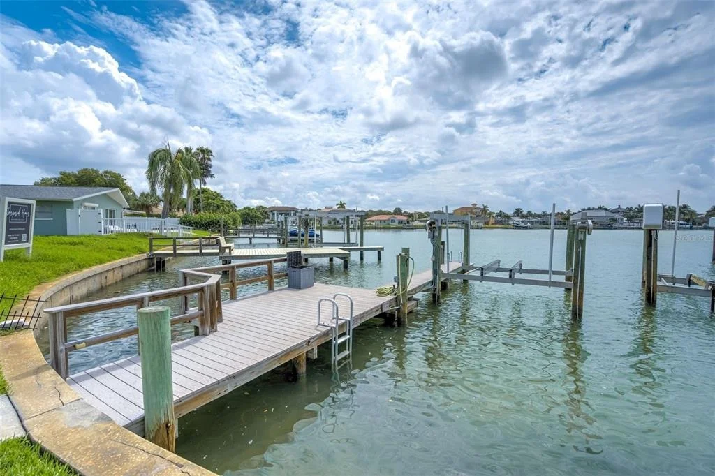 Photo of 201 DRIFTWOOD LANE