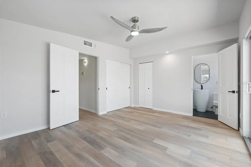 Photo of 528 KEY ROYALE DRIVE