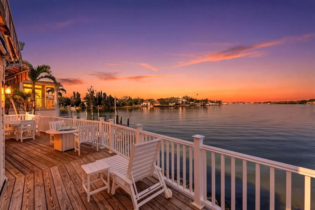 Photo of 33 N STARBOARD DRIVE