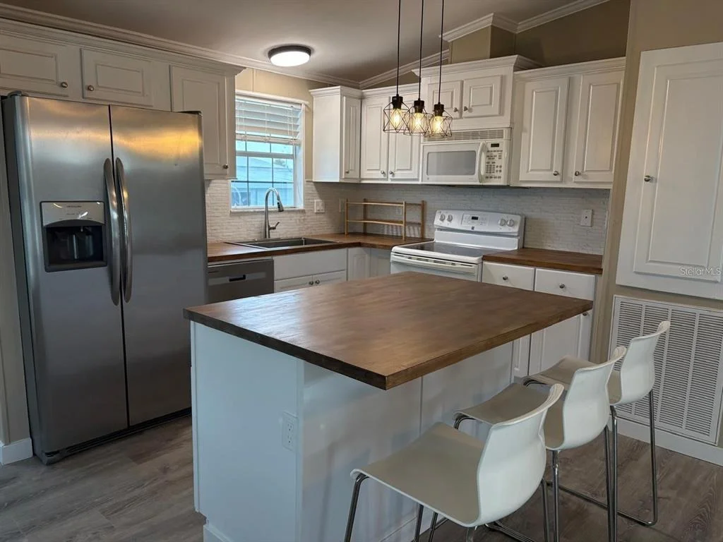 Photo of 653 LOS ALTOS