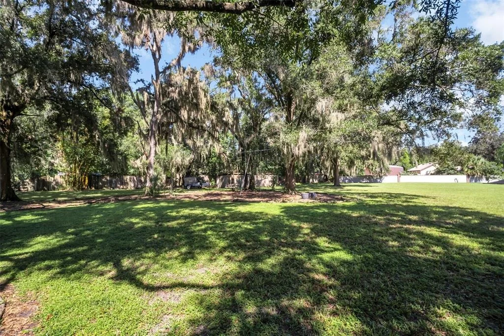 Photo of 810 WARREN ROAD