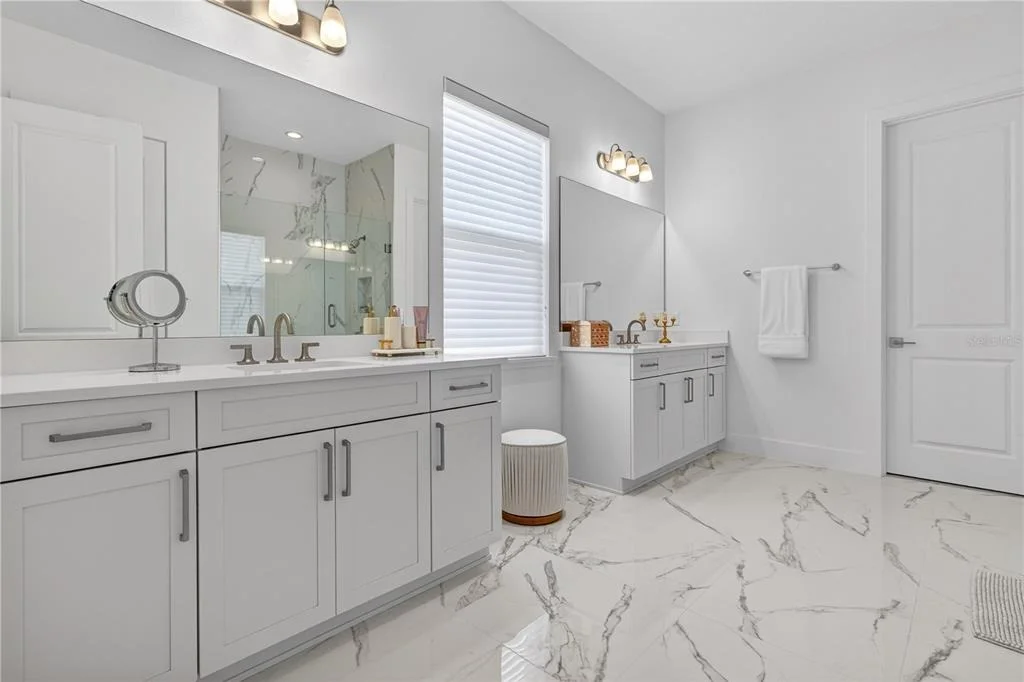 Photo of 16044 PENDIO DRIVE