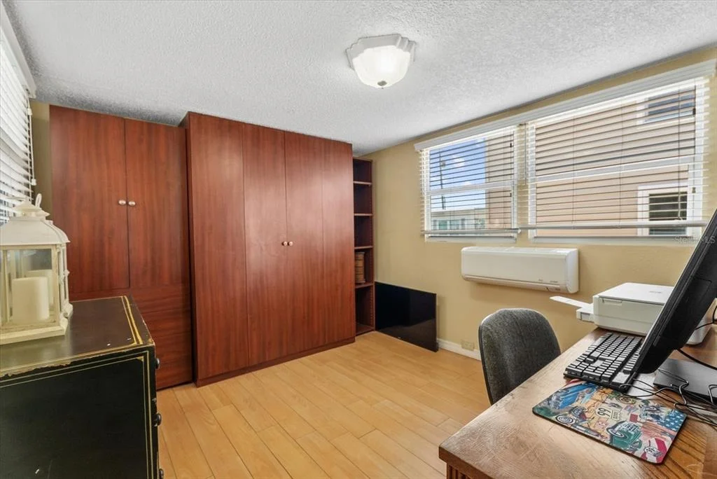 Photo of 33 N STARBOARD DRIVE