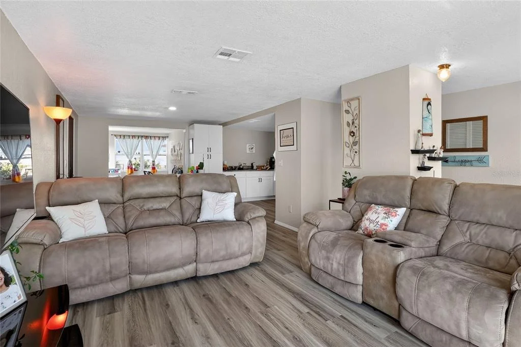 Photo of 6108 FAIRWAY BOULEVARD