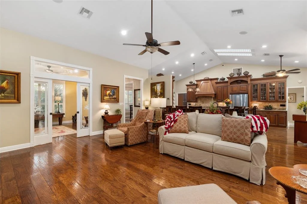 Photo of 2512 NW 58TH BOULEVARD