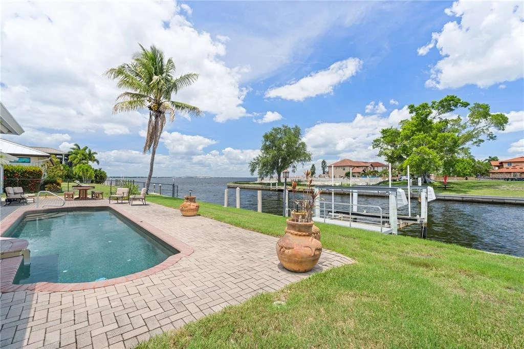 Photo of 2211 PALM TREE DRIVE