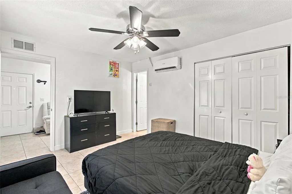 Photo of 1325 OAKCREST DRIVE