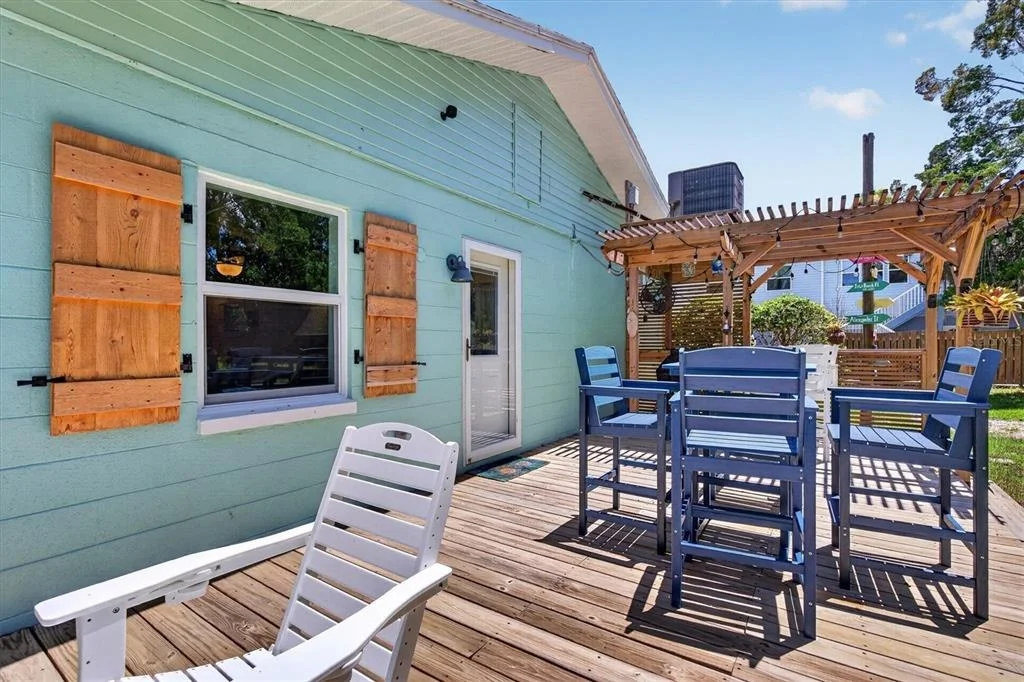 Photo of 6086 ISLAND DRIVE