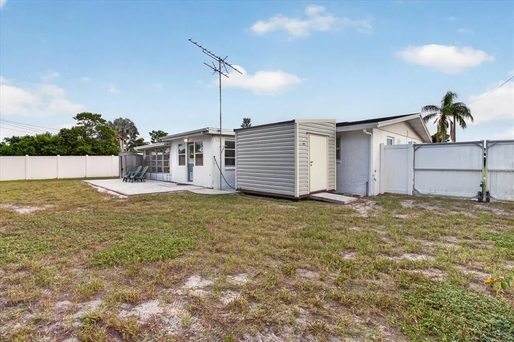 Photo of 4843 CALAIS DRIVE