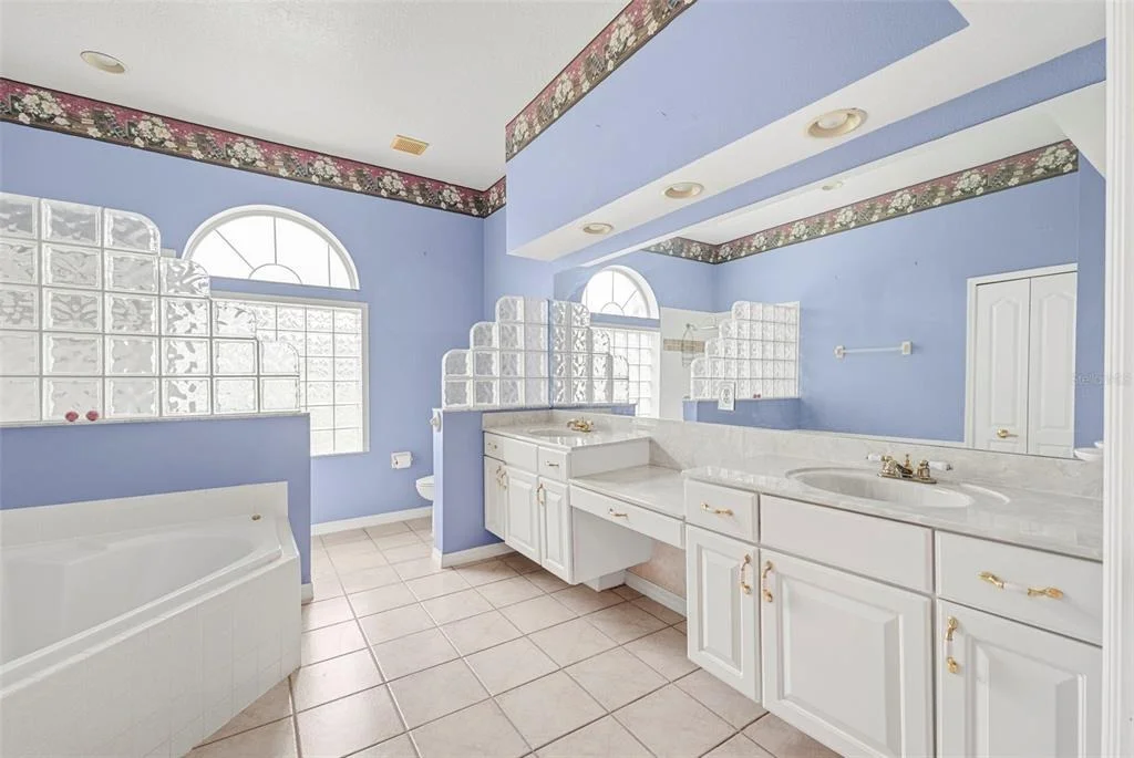 Photo of 52 BUTTONWORTH DRIVE