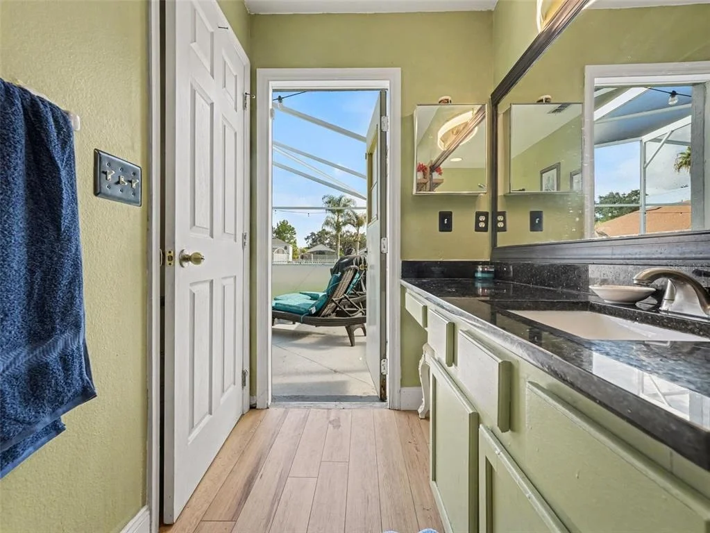 Photo of 550 BUCKINGHAM CIRCLE