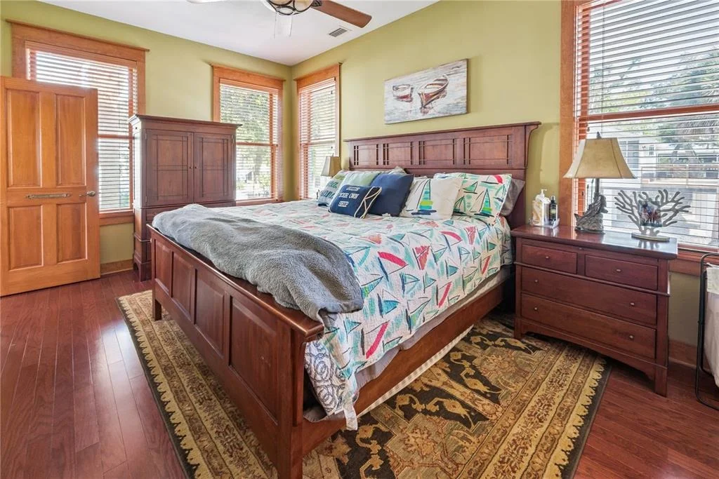 Photo of 1410 SE MAGNOLIA DRIVE