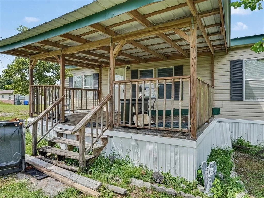 Photo of 11121 LITHIA PINECREST ROAD