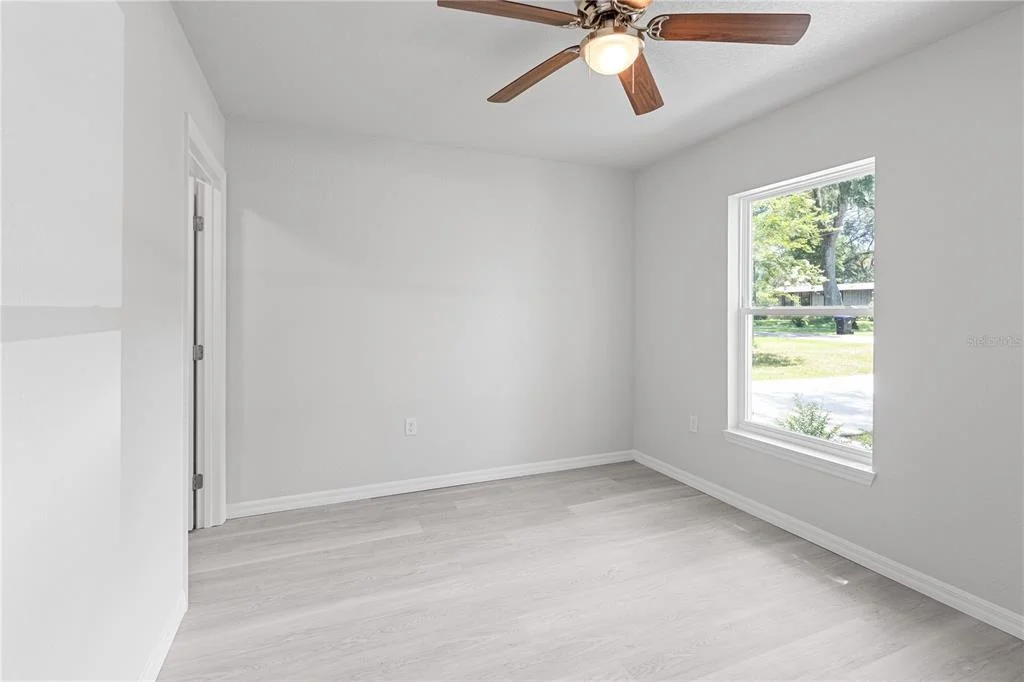 Photo of Unit B at 607 SE 4TH DRIVE