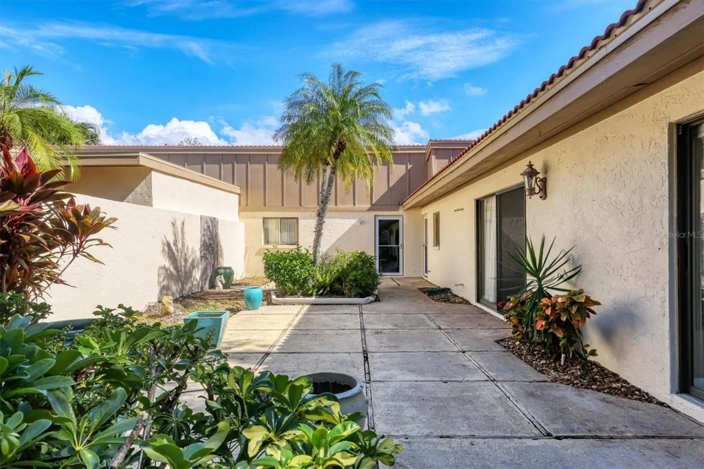 Photo of 6412 SUN EAGLE LANE