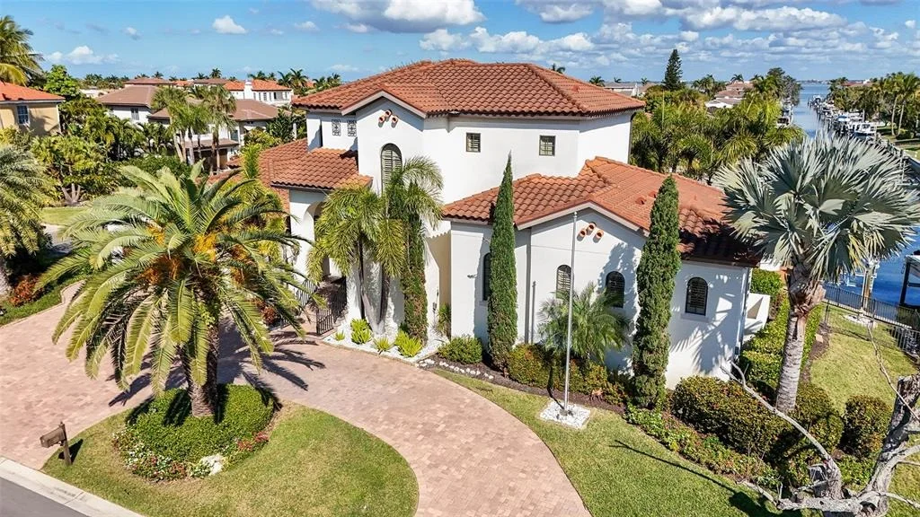 Photo of 1005 BOGEY LANE