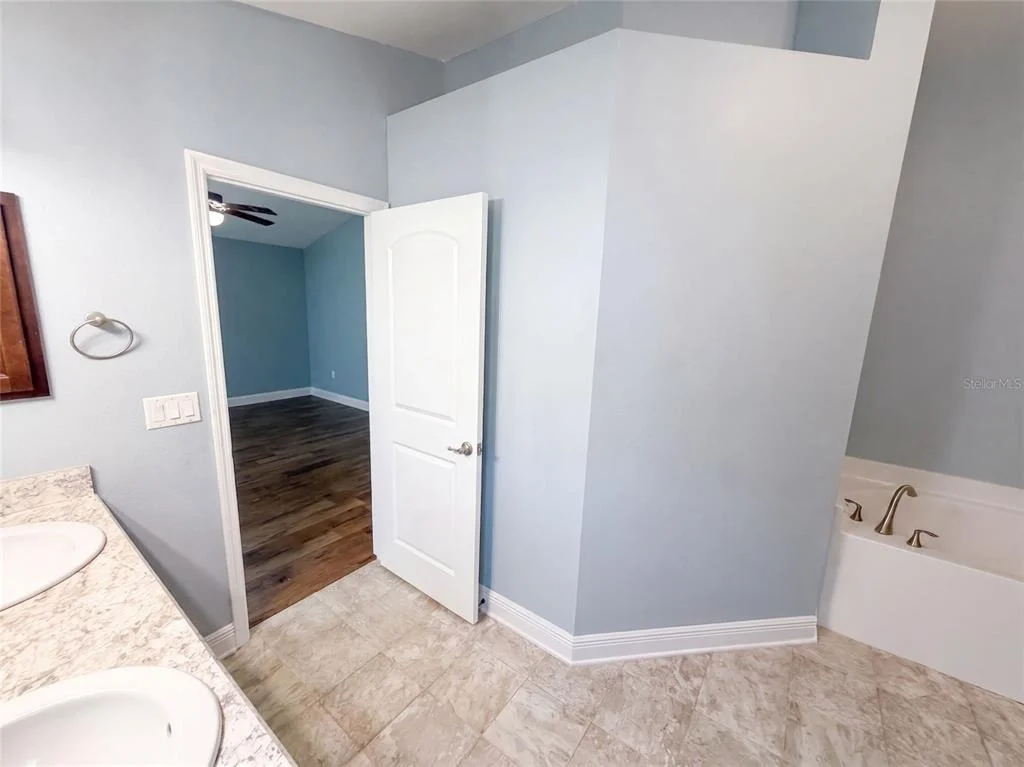Photo of 1229 LONGVILLE CIRCLE