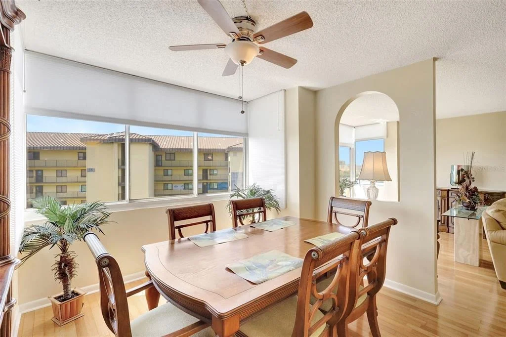Photo of Unit 708 at 660 ISLAND WAY