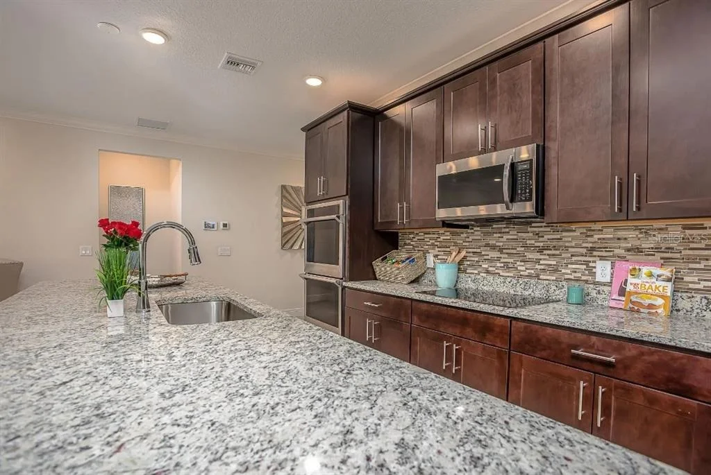 Photo of 8600 OAKSTONE CIRCLE