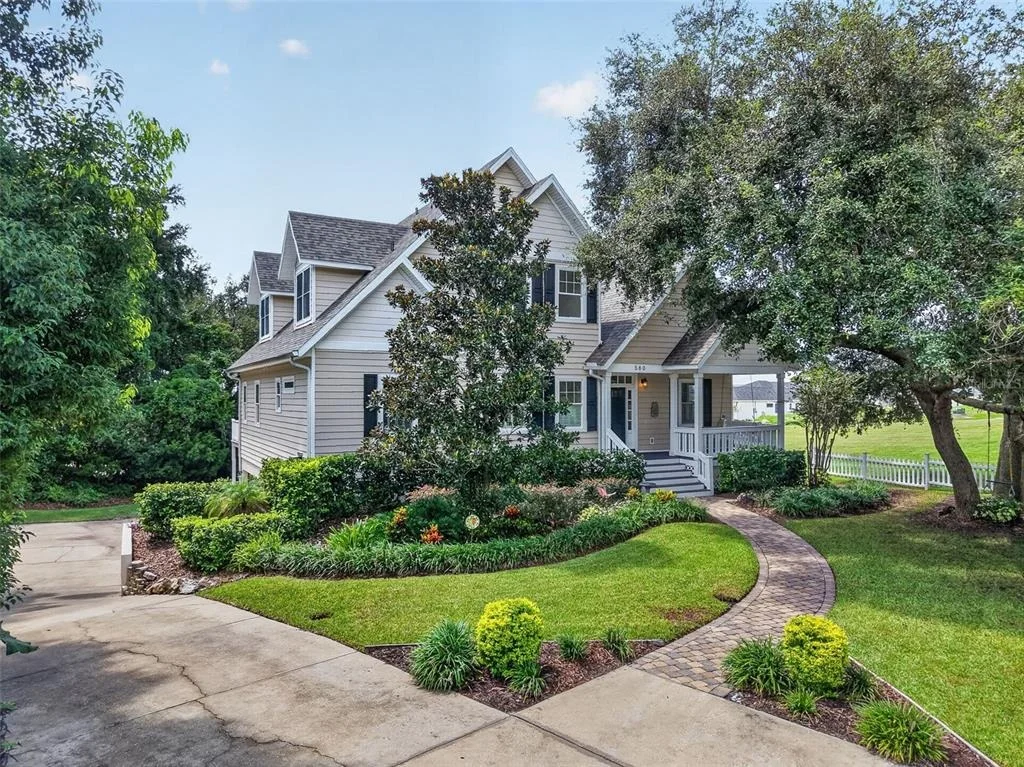 Photo of 580 W 10TH AVENUE