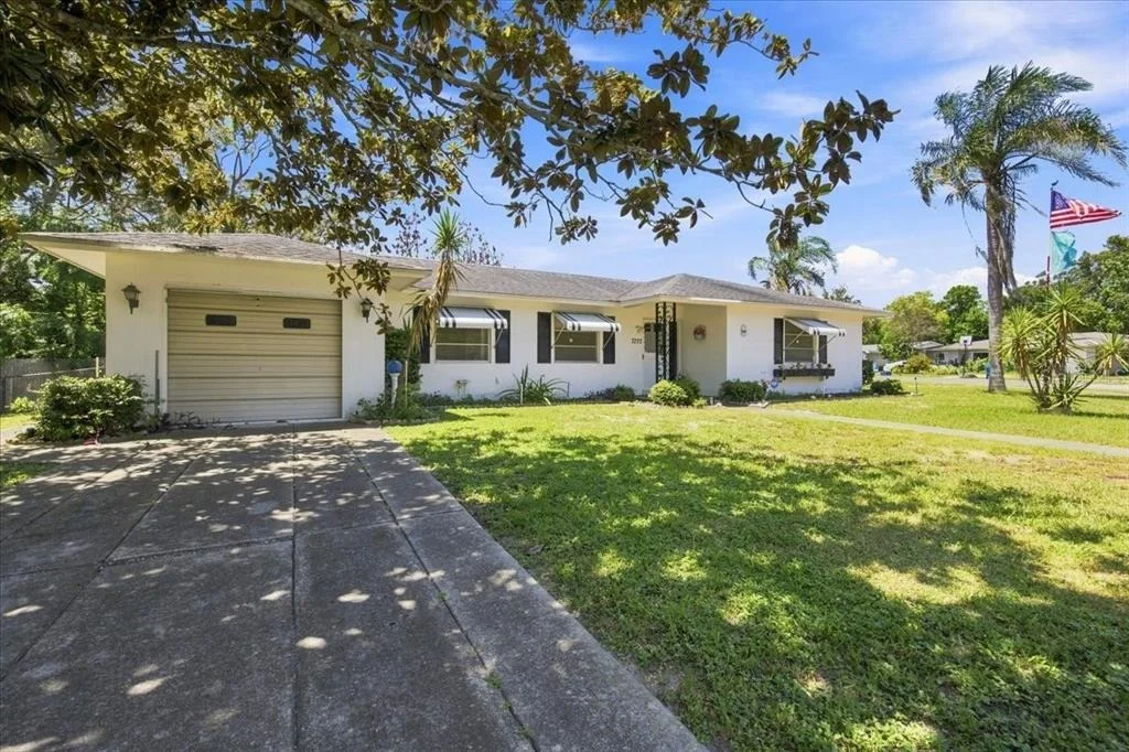 Photo of 7222 HOLIDAY DRIVE