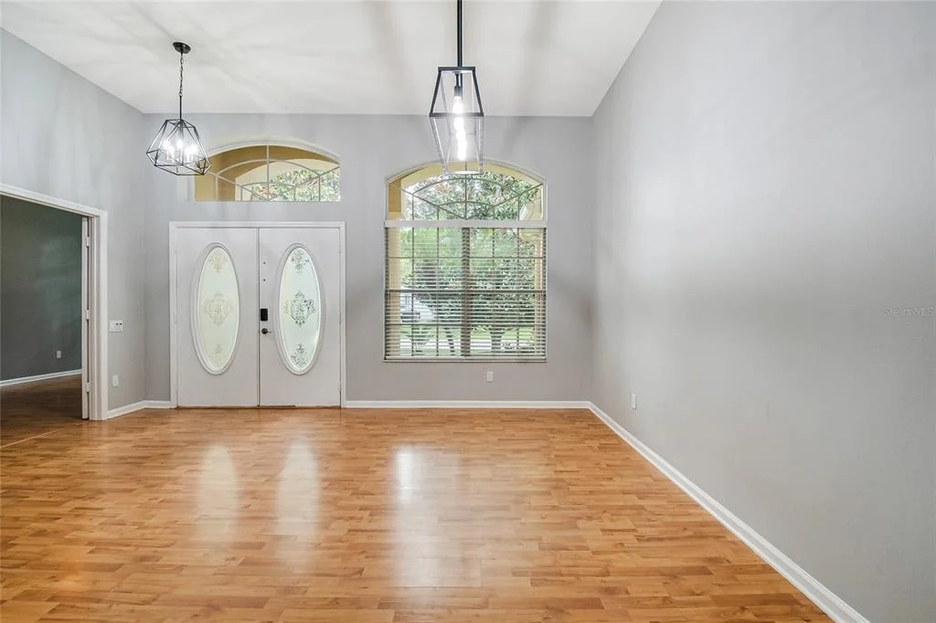 Photo of 116 OAK GROVE CIRCLE