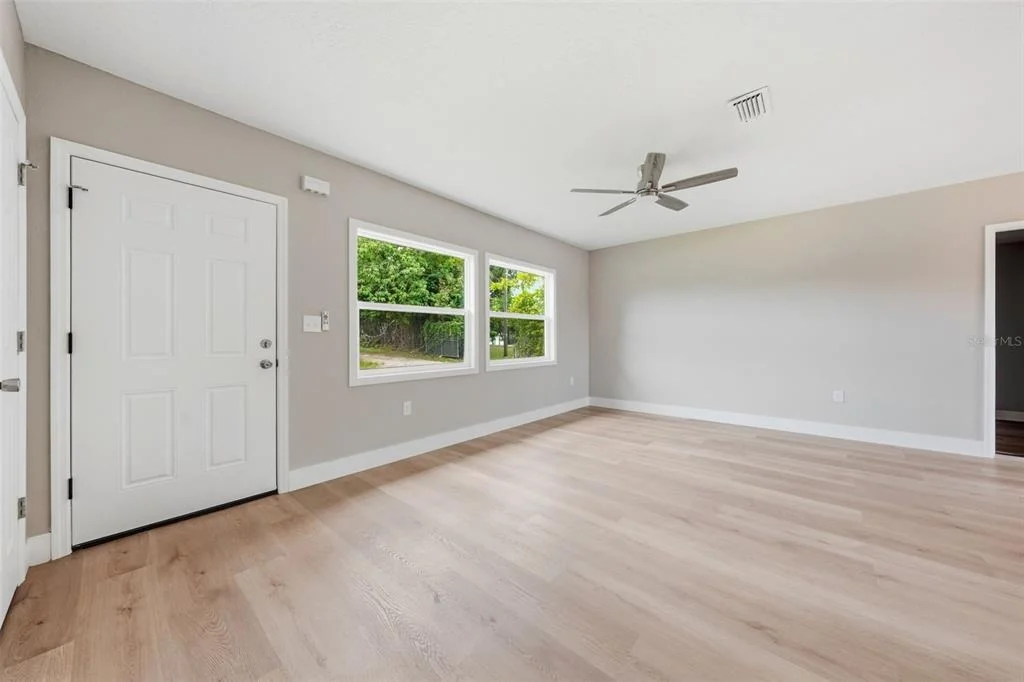 Photo of 307 NE 11TH PLACE