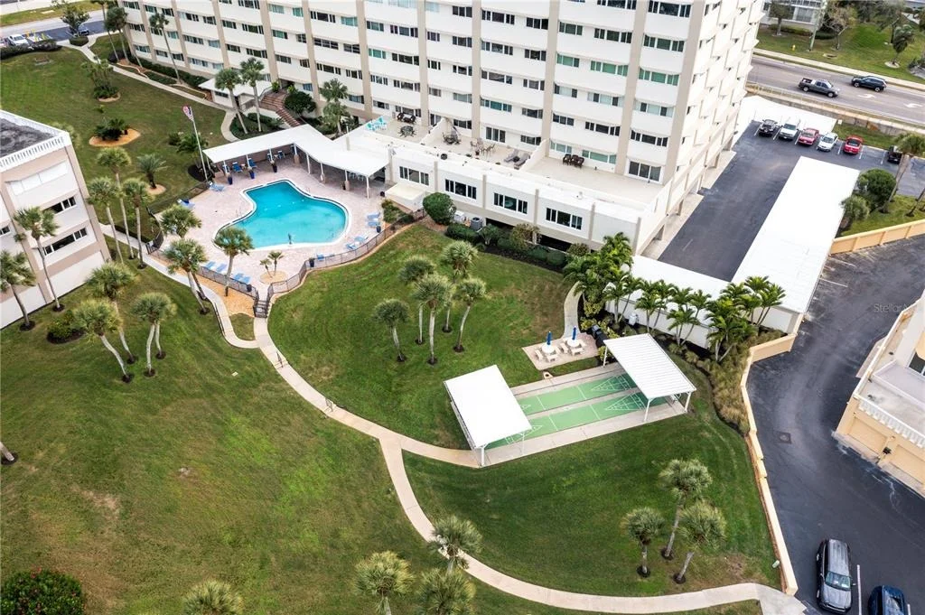 Photo of Unit 609A at 100 BLUFF VIEW DRIVE
