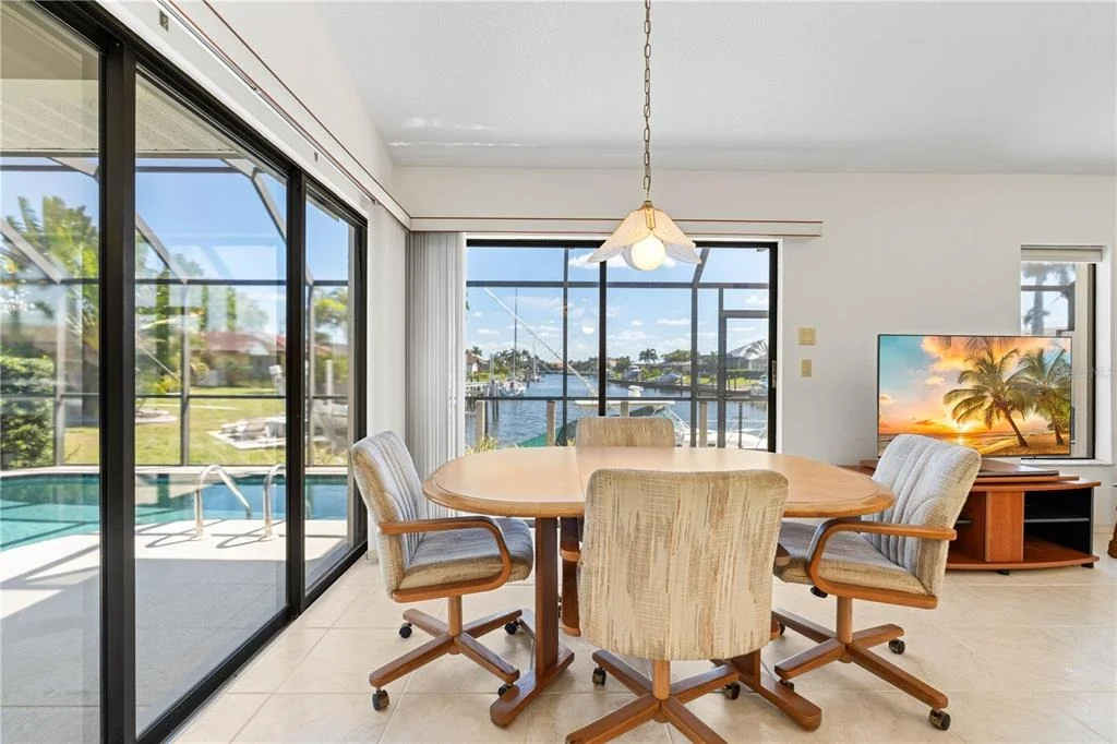 Photo of 308 COLONY POINT DRIVE