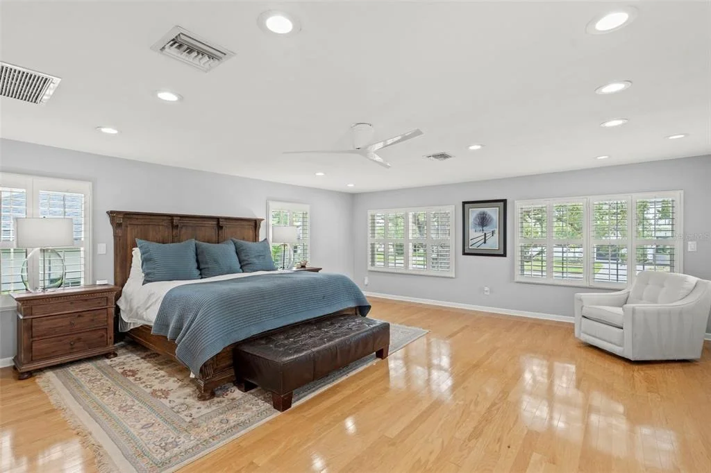 Photo of 480 W DAVIS BOULEVARD
