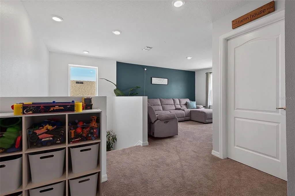 Photo of 123 OAKLEAF WAY