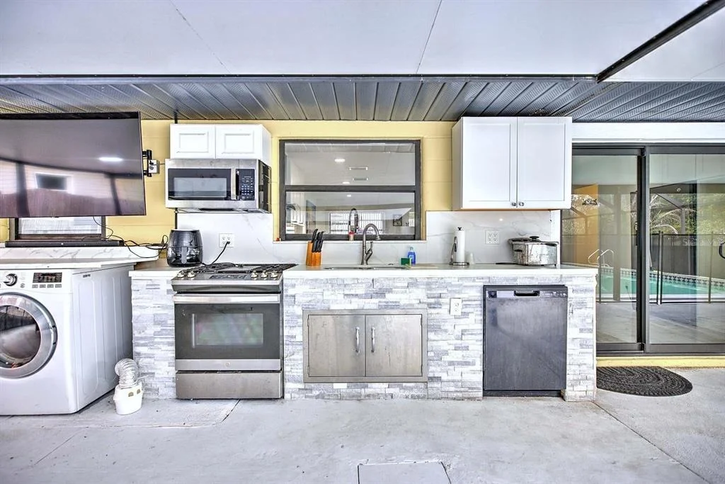 Photo of 4160 LAKEVIEW DRIVE