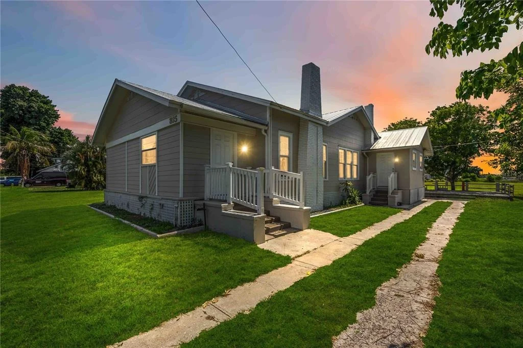 Photo of 815 SOLONA LOOP