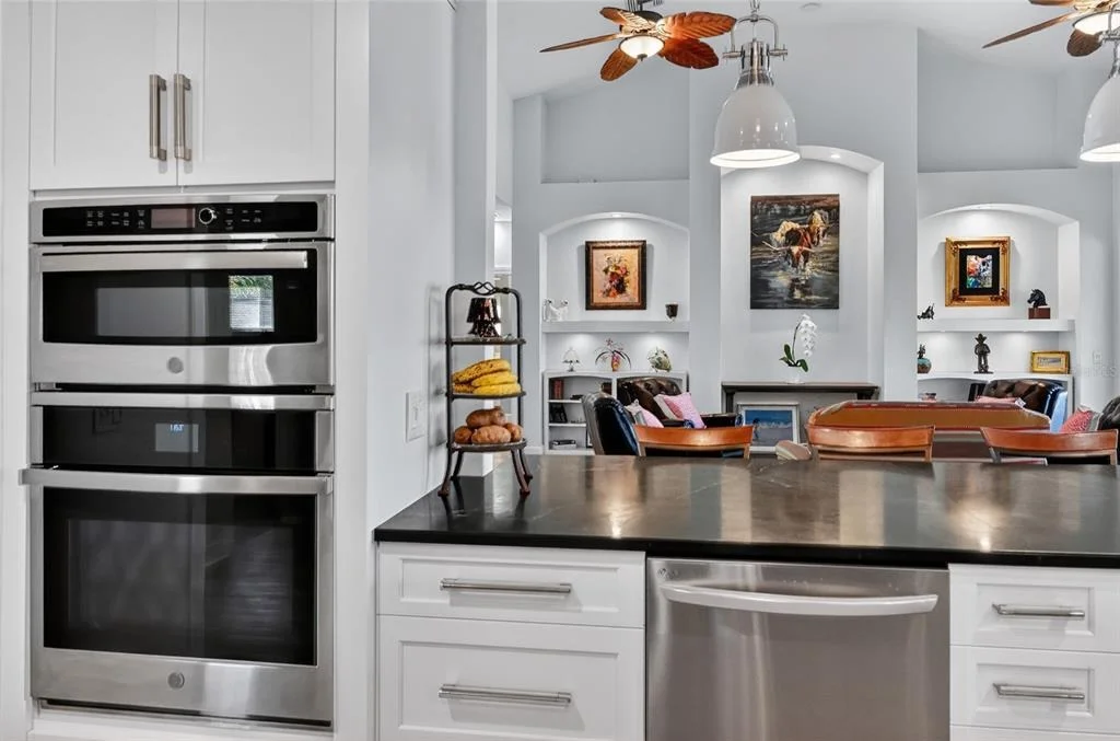 Photo of 10110 CREEKSIDE DRIVE