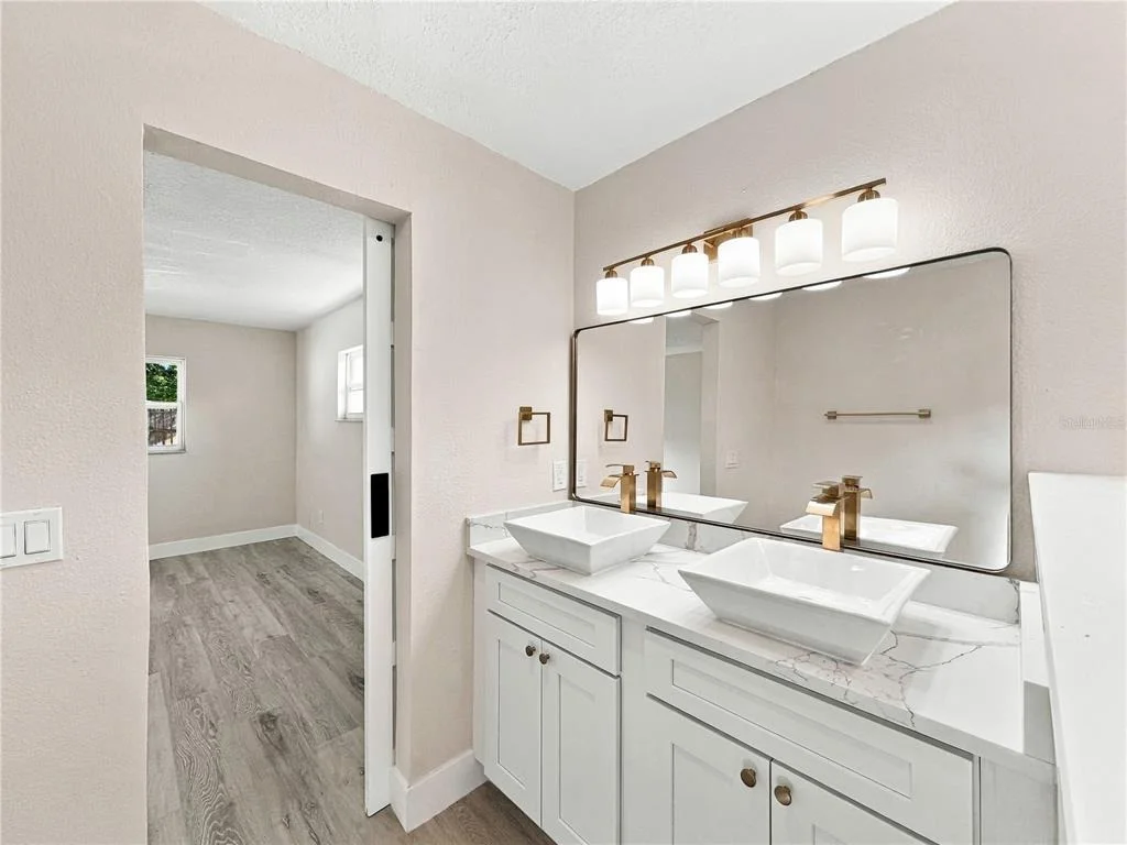 Photo of 7015 CRESTLAKE DRIVE