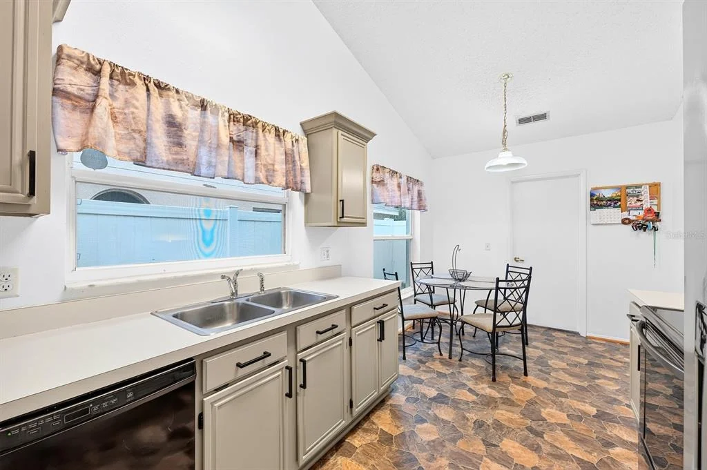 Photo of 1464 CRAWFORD DRIVE