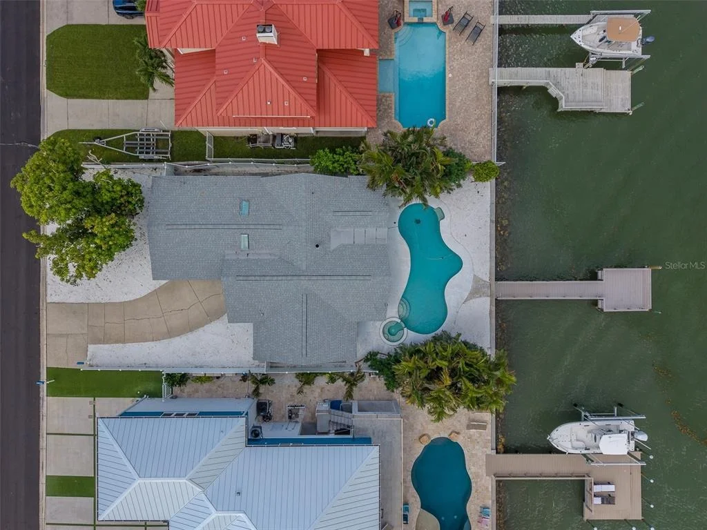 Photo of 814 BAY POINT DRIVE