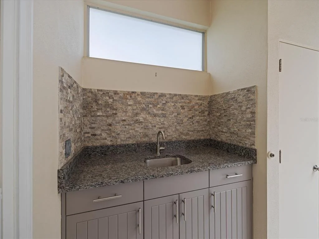 Photo of 4987 CROSS POINTE DRIVE