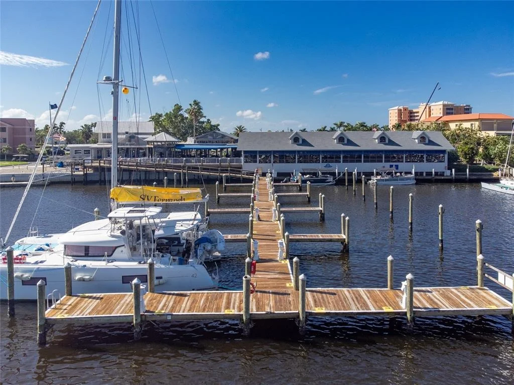 Photo of 3341 SUNSET KEY CIRCLE