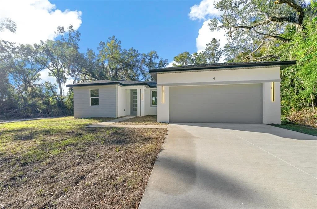 Photo of 4 OAK CIRCLE