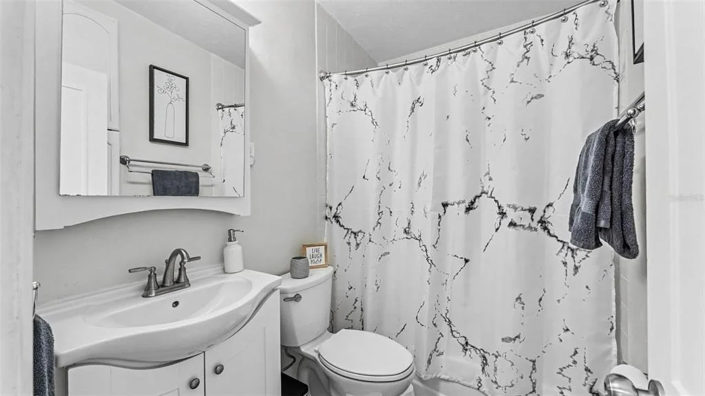 Photo of 680 SUNSET DRIVE